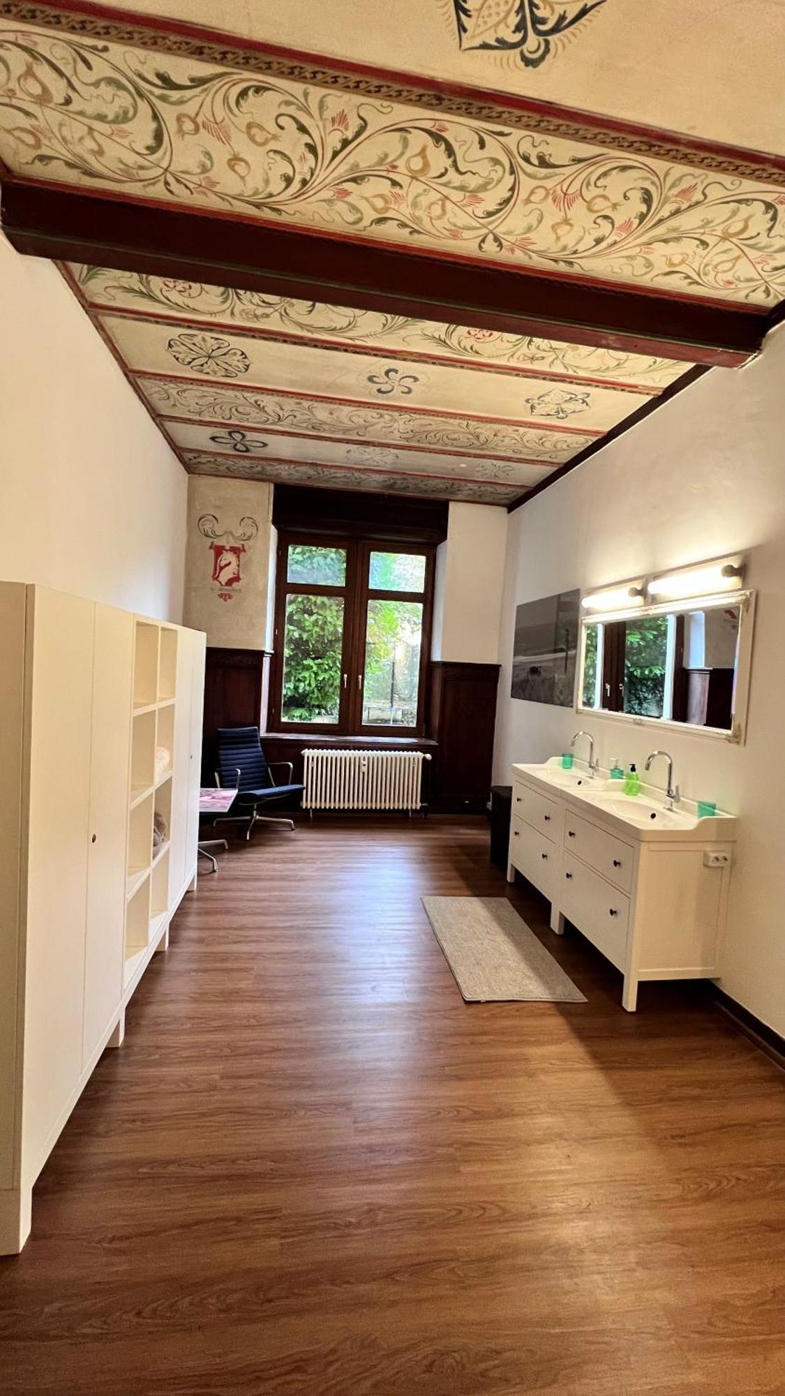 Zum Hoelltor Apartment