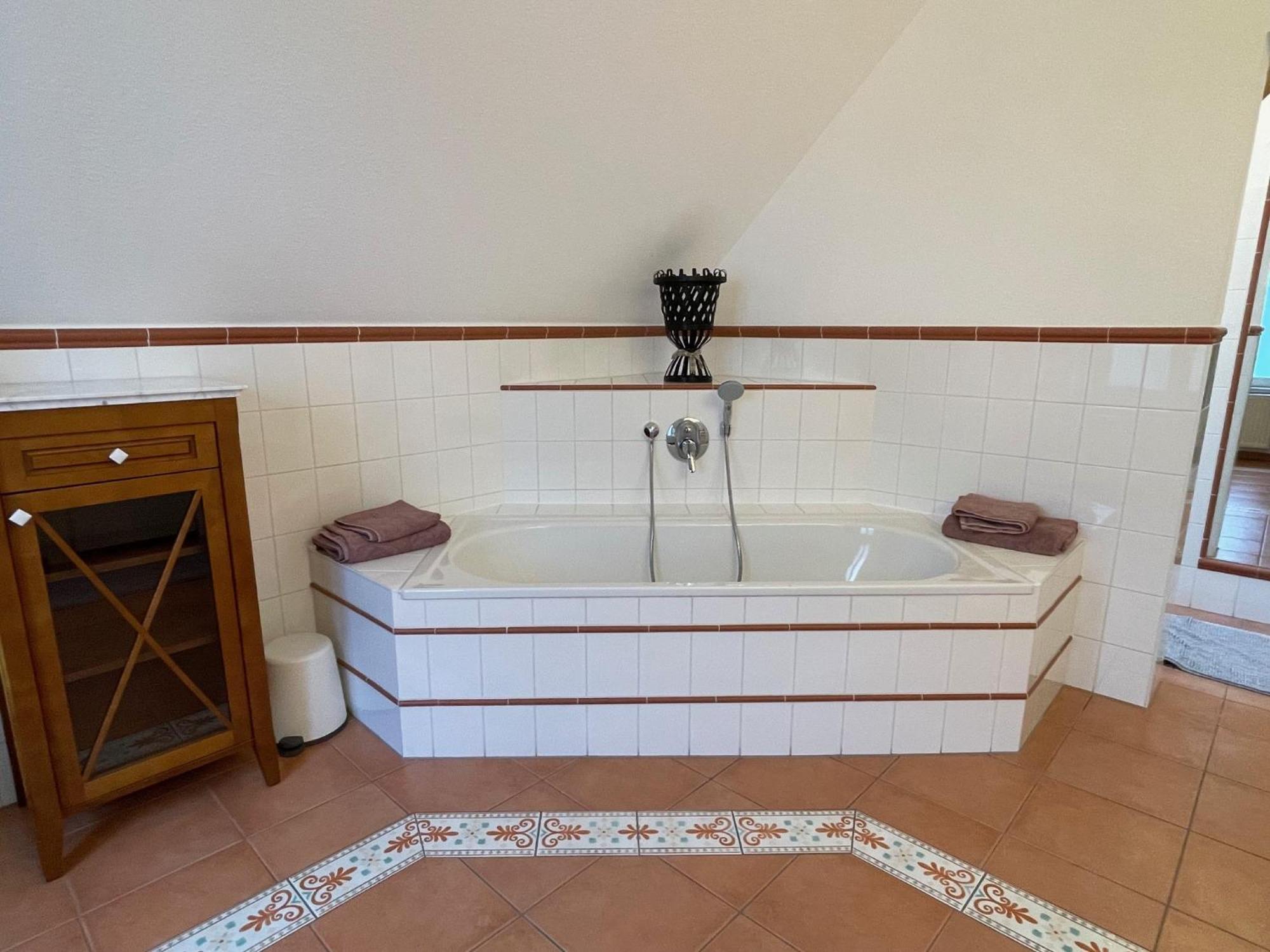 Zum Hoelltor Apartment