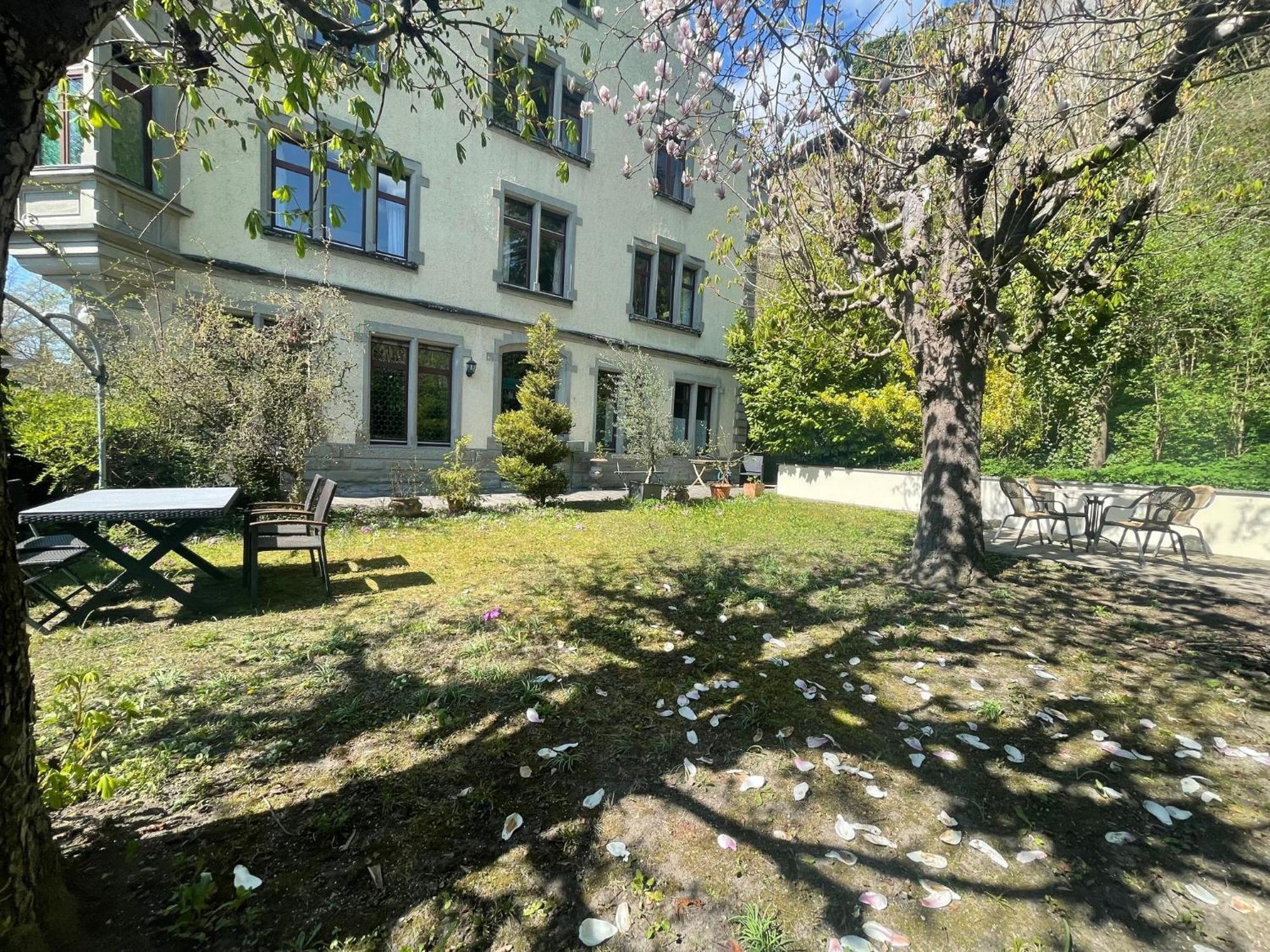 Zum Hoelltor